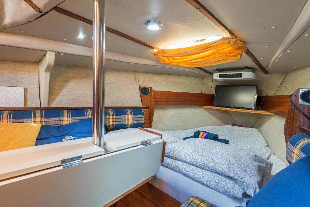 Pequeno Velero En Port Forum Ideal Para Backpackers Sant Adrià de Besòs Exterior foto