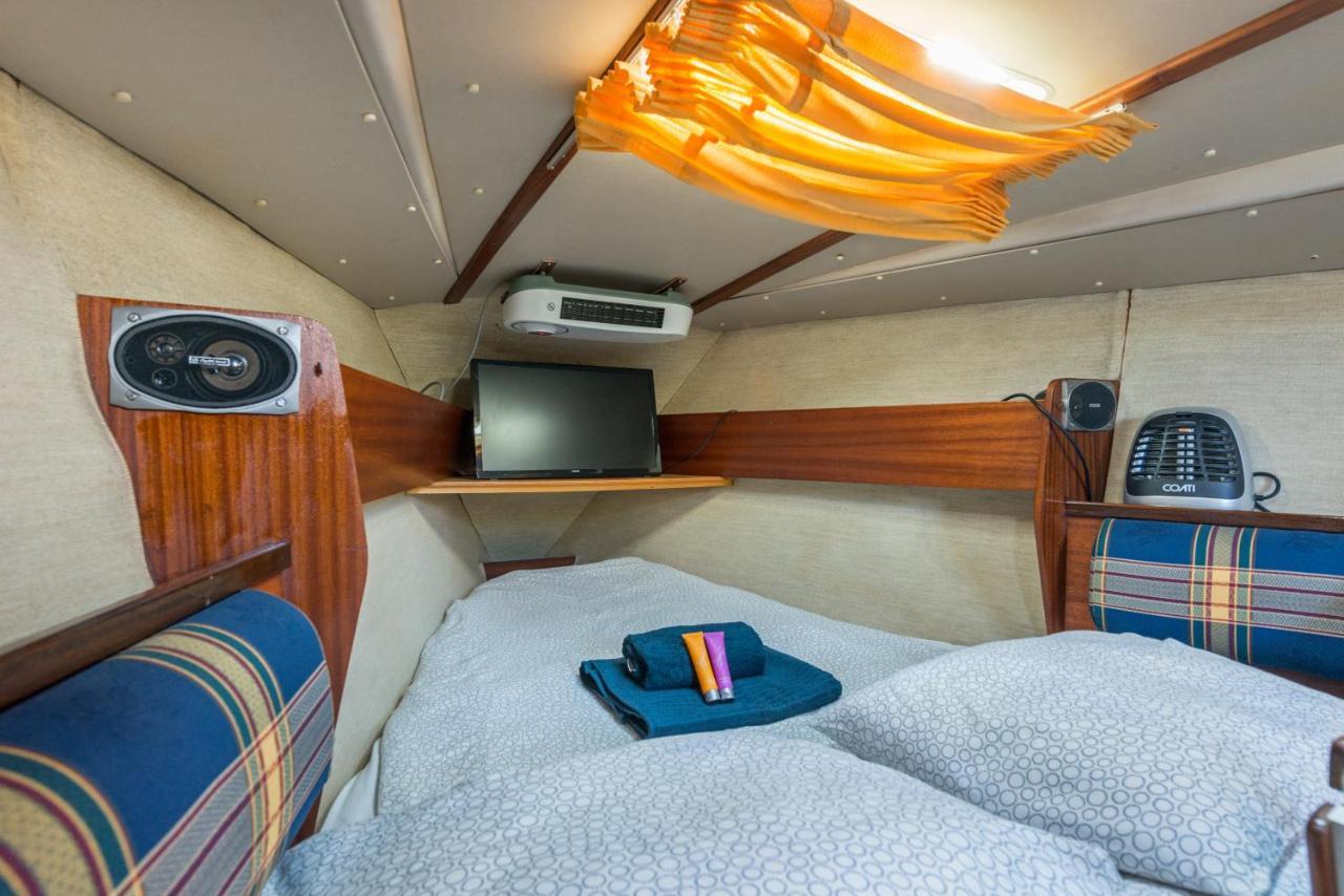 Pequeno Velero En Port Forum Ideal Para Backpackers Sant Adrià de Besòs Exterior foto