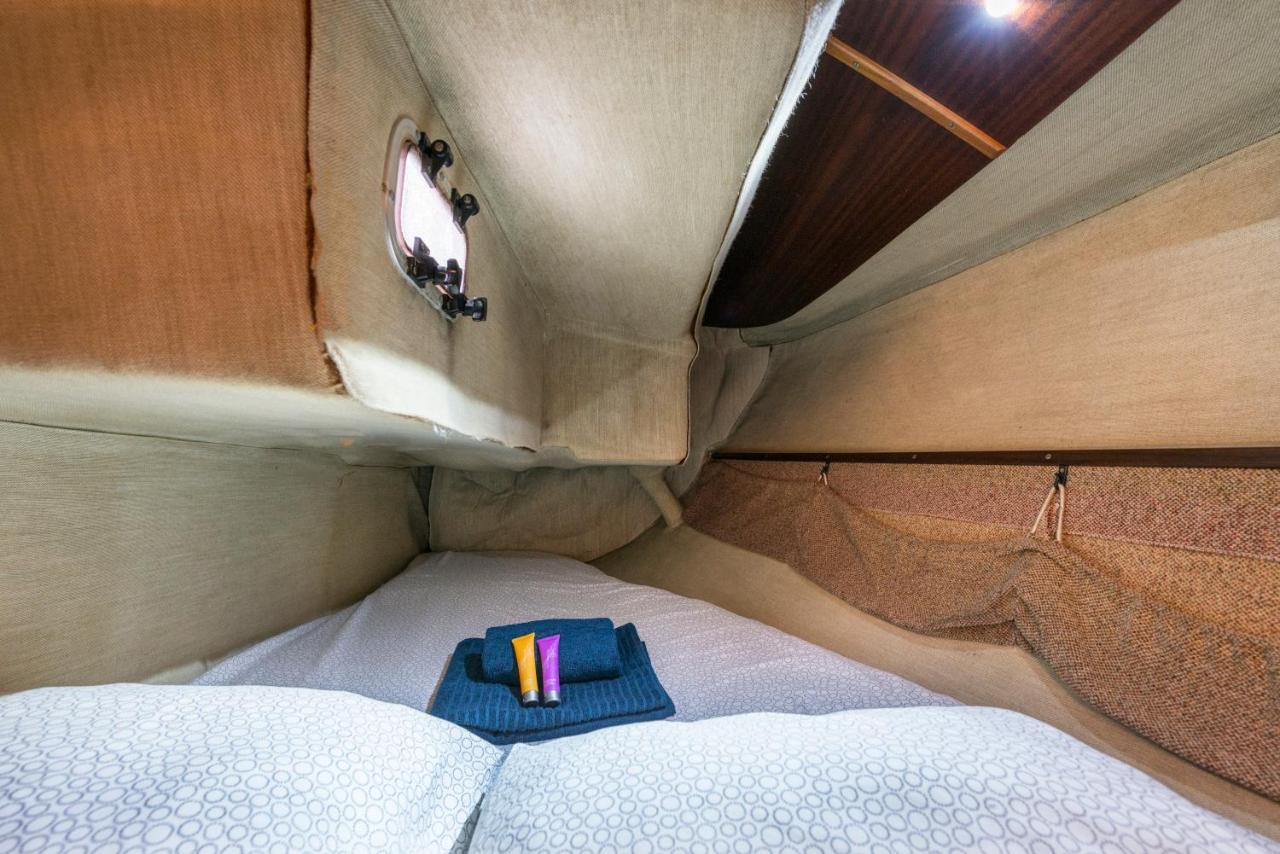 Pequeno Velero En Port Forum Ideal Para Backpackers Sant Adrià de Besòs Exterior foto