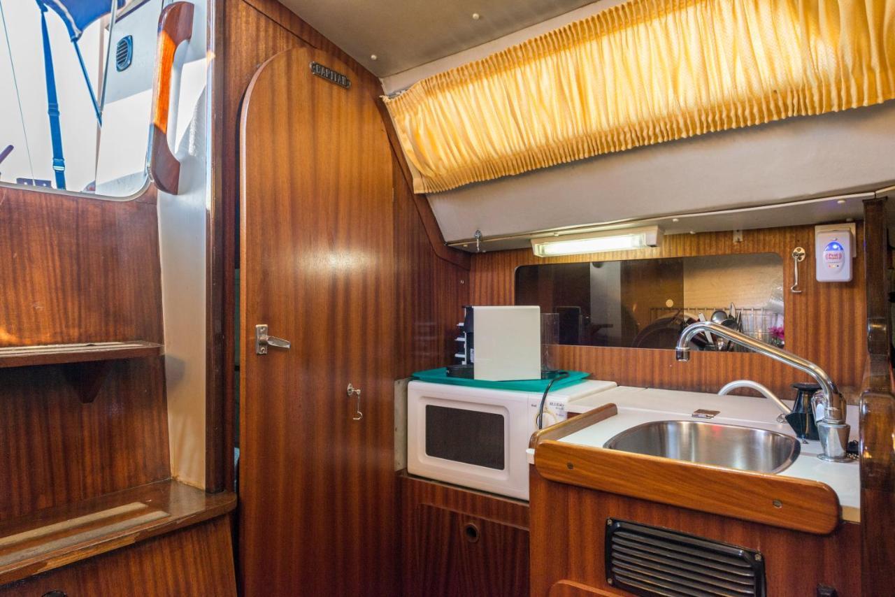 Pequeno Velero En Port Forum Ideal Para Backpackers Sant Adrià de Besòs Exterior foto